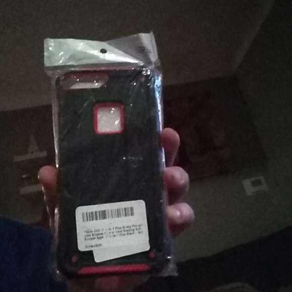 Iphone 7 plus case w/ kick stand - Picture 1 of 3